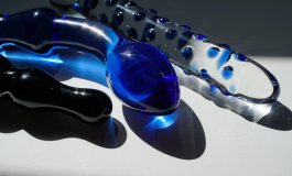 Een dubbele- versus een normale dildo